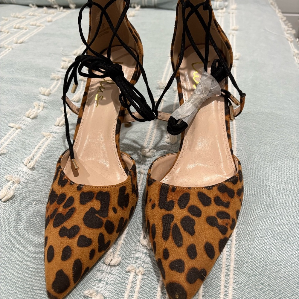 Lulu's leopard heels Elegant and Chic